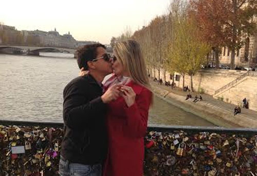 Liều mình khoá tình yêu trên cầu Pont des Arts