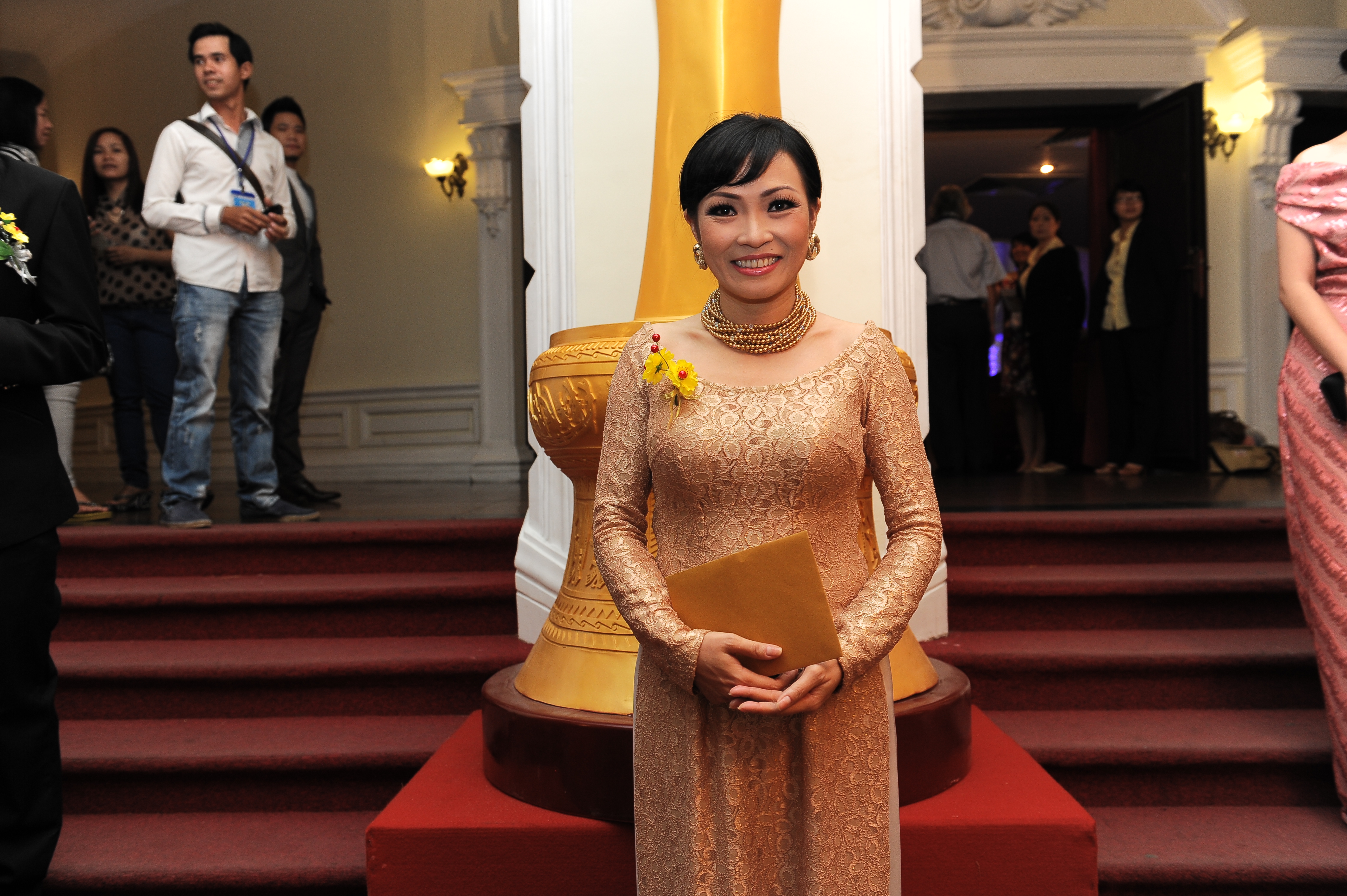 Xuất hiện tr&ecirc;n thảm đỏ Mai V&agrave;ng 2012