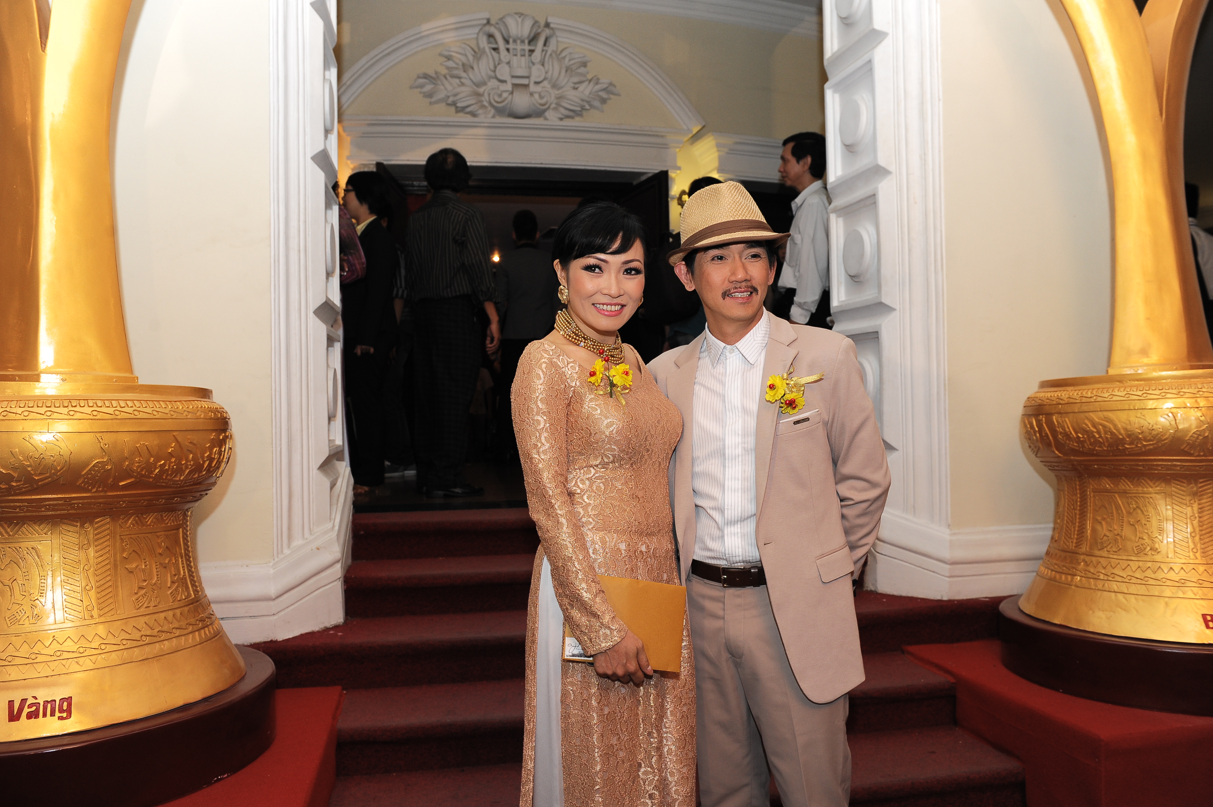 Duy&ecirc;n d&aacute;ng b&ecirc;n c&aacute;c đồng nghiệp