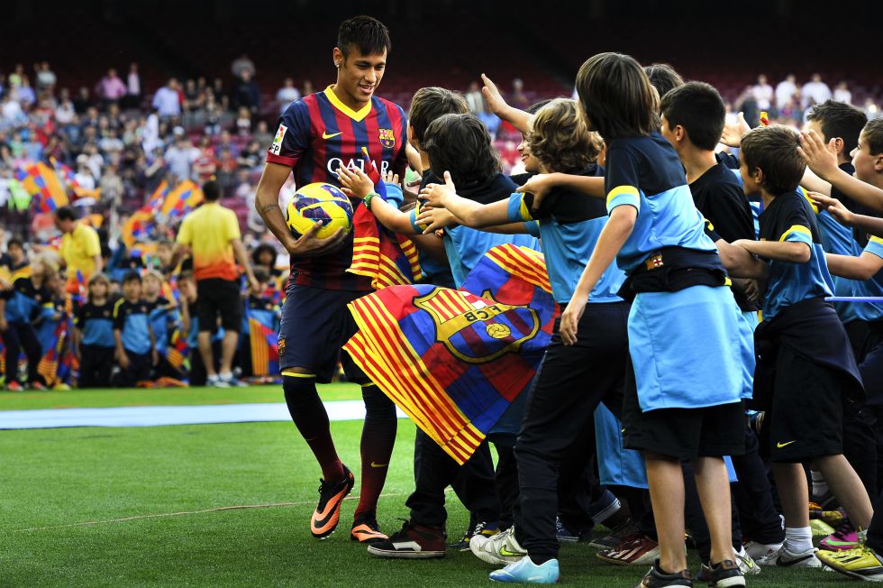 Barca gian lận thuế, Neymar bênh vực cha