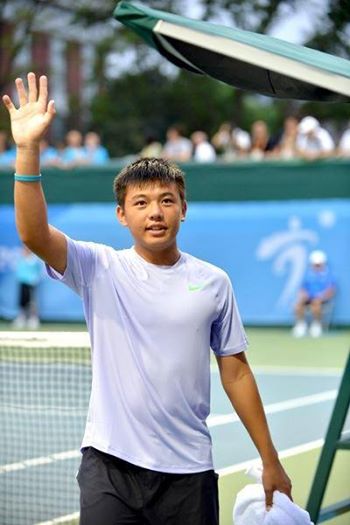 Lý Hoàng Nam là tay vợt trẻ đầu triển vọng của VN Ảnh: BECAMEX TENNIS