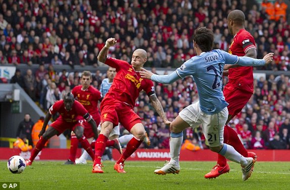 Cạm bẫy nào chờ Liverpool, Chelsea và Man City?