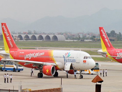 Nữ hành khách đau bụng, máy bay VietJet hoãn cất cánh
