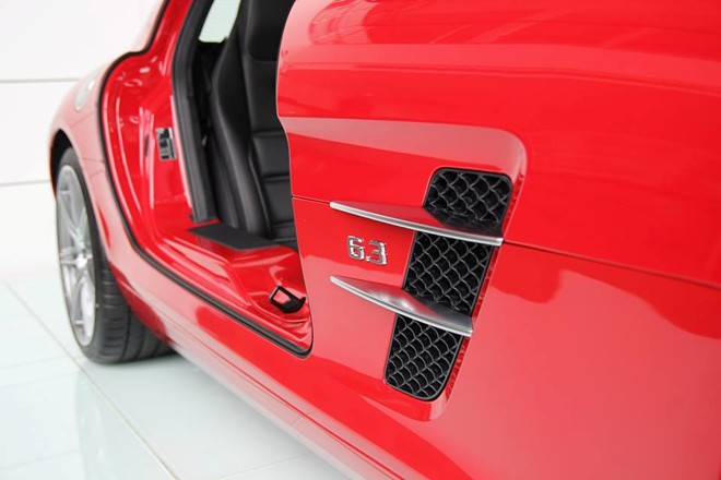 Th&acirc;n xe với chữ 6.3 chỉ động cơ V8 AMG, dung t&iacute;ch 6.3 l&iacute;t.