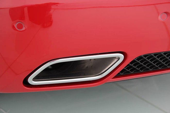 Cụm ống xả mạ chrome s&aacute;ng b&oacute;ng.