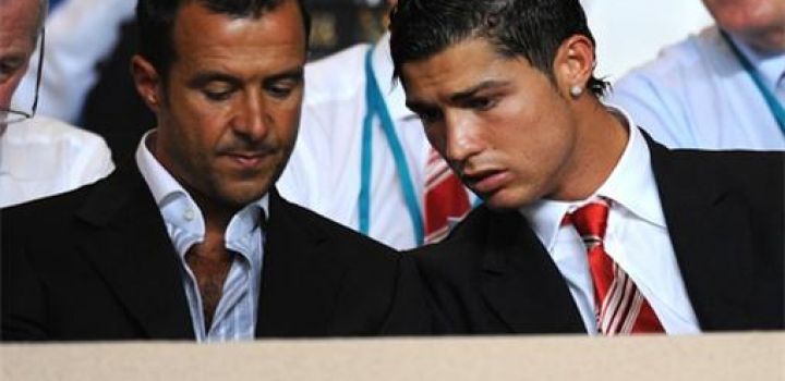 "Siêu cò" Mendes và Ronaldo