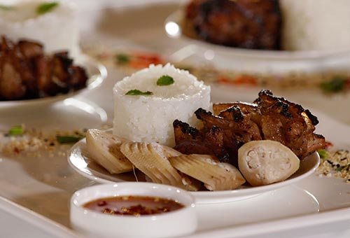 C&aacute;c m&oacute;n ăn ti&ecirc;u biểu của c&aacute;c đội đem đến cuộc thi