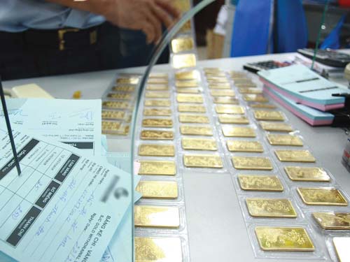 Cấm mang vàng miếng khi xuất, nhập cảnh