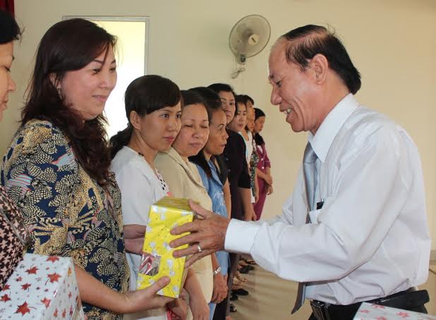 1.978 nữ công nhân thi thợ giỏi