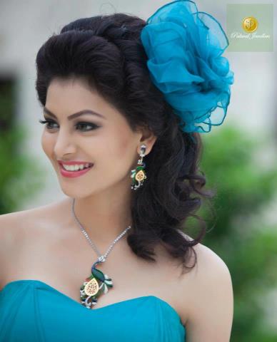Đẹp như thiên thần nhưng Urvashi không đủ tuổi dự Miss Universe nên bị tước cả vương miện I Am She