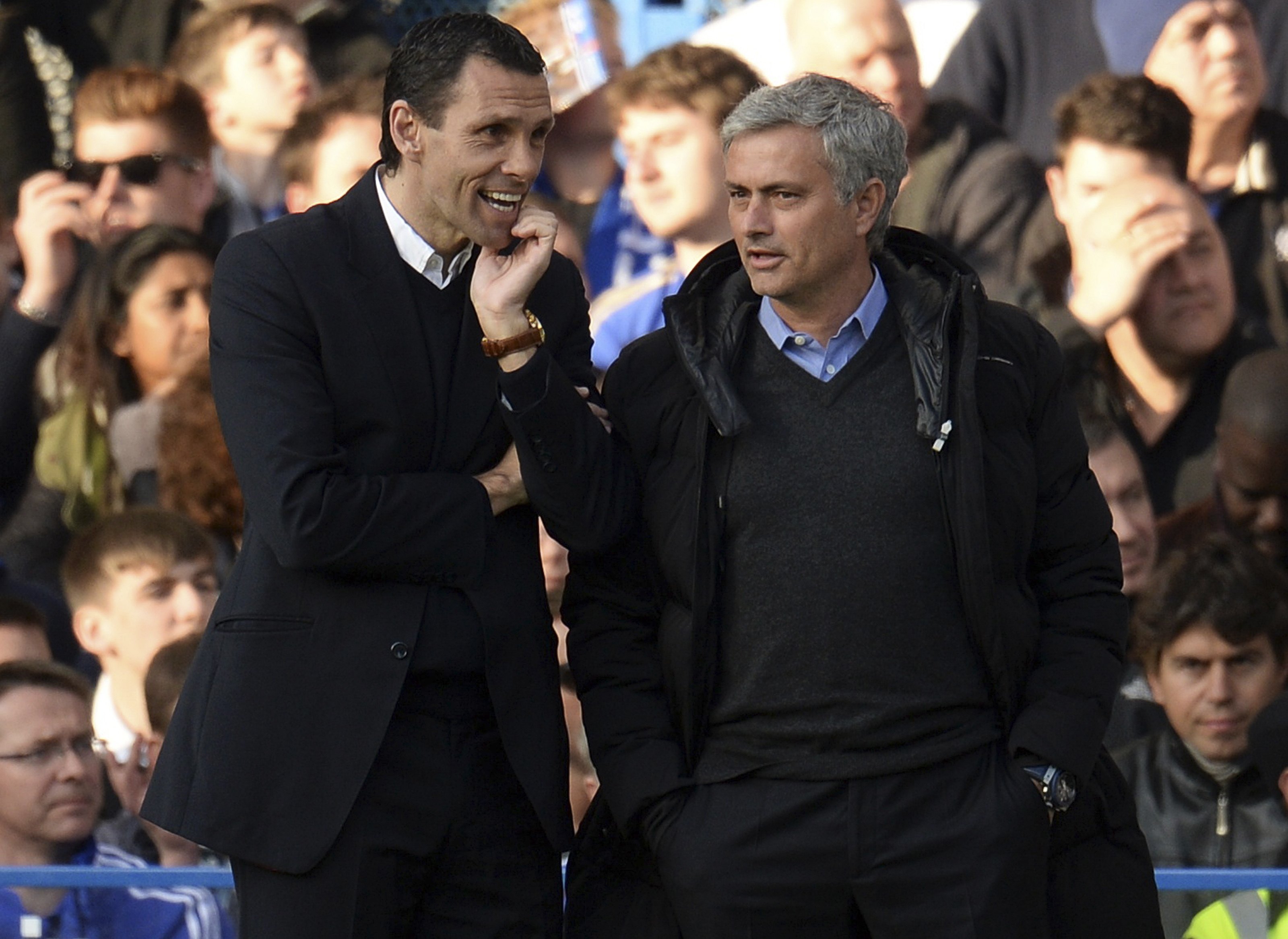 Thua đau Sunderland, HLV Mourinho chỉ xin nói 4 điều!