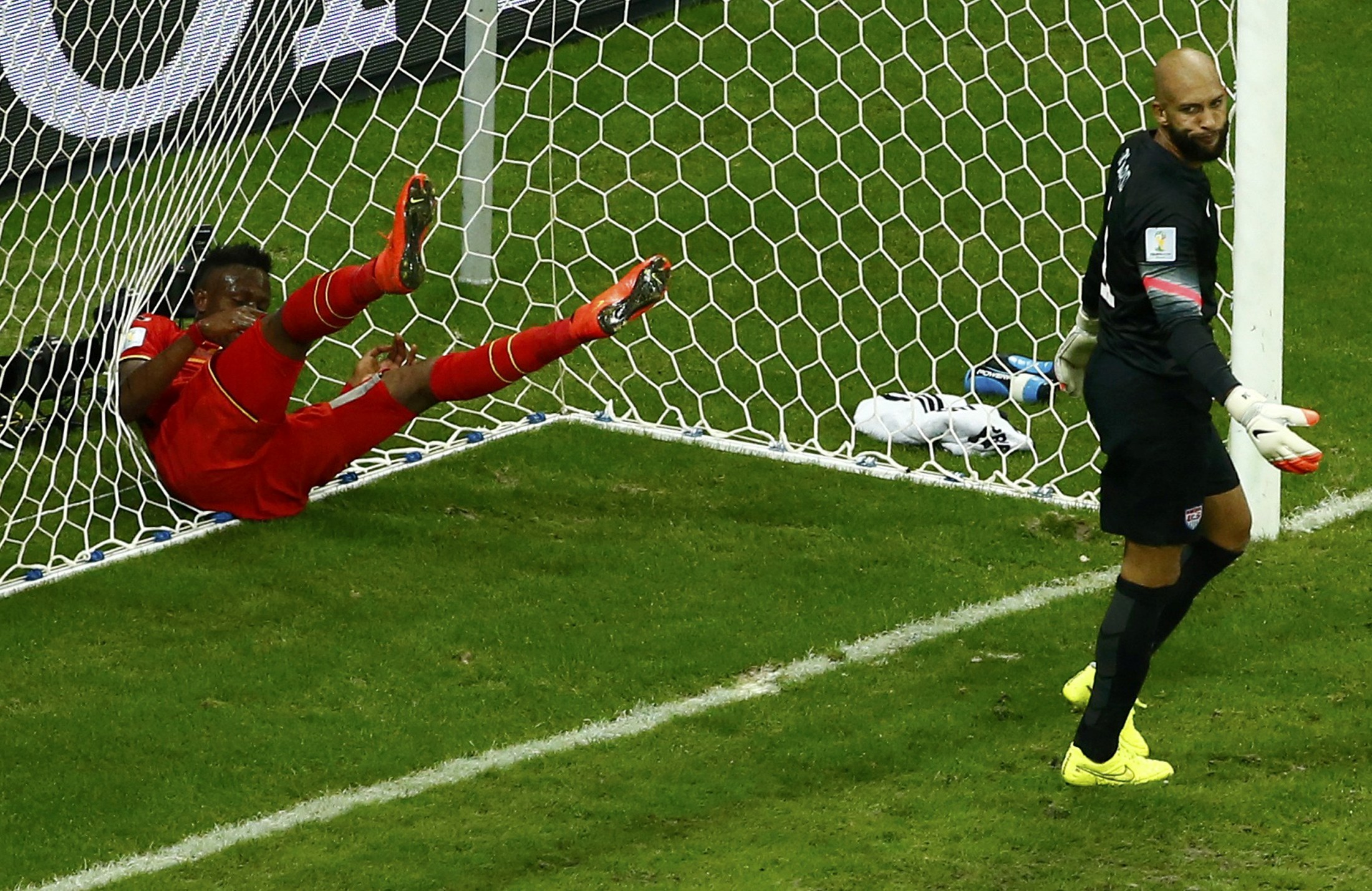 Tim Howard lập kỷ lục mới dành cho thủ môn
