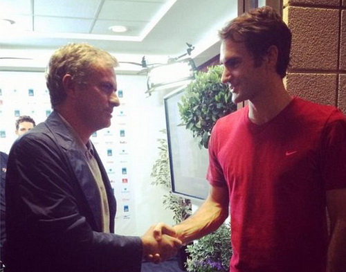 HLV Mourinho an ủi Murray sau thảm bại trước Federer