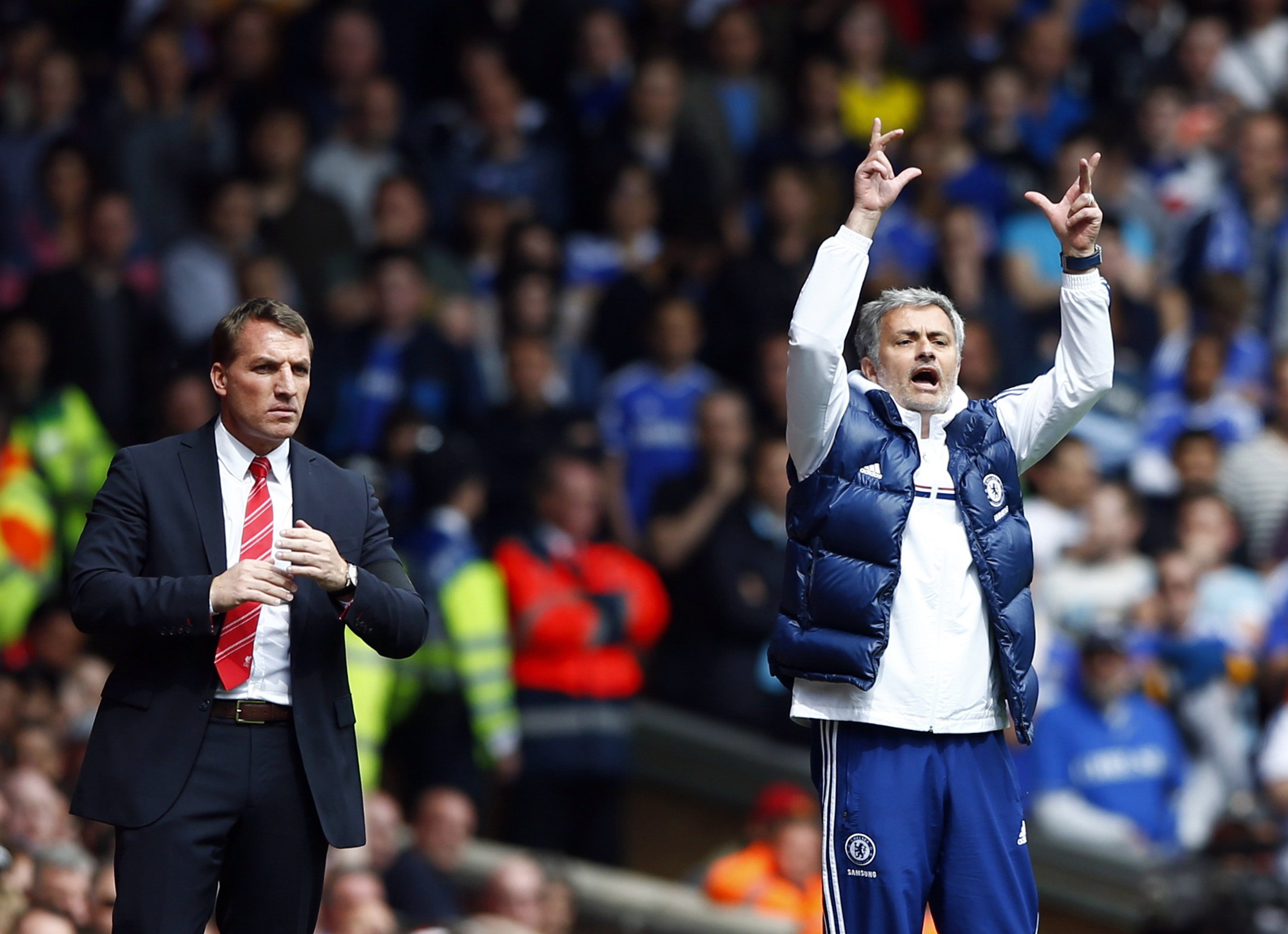 HLV Mourinho "phản pháo" cáo buộc chơi phòng ngự tiêu cực