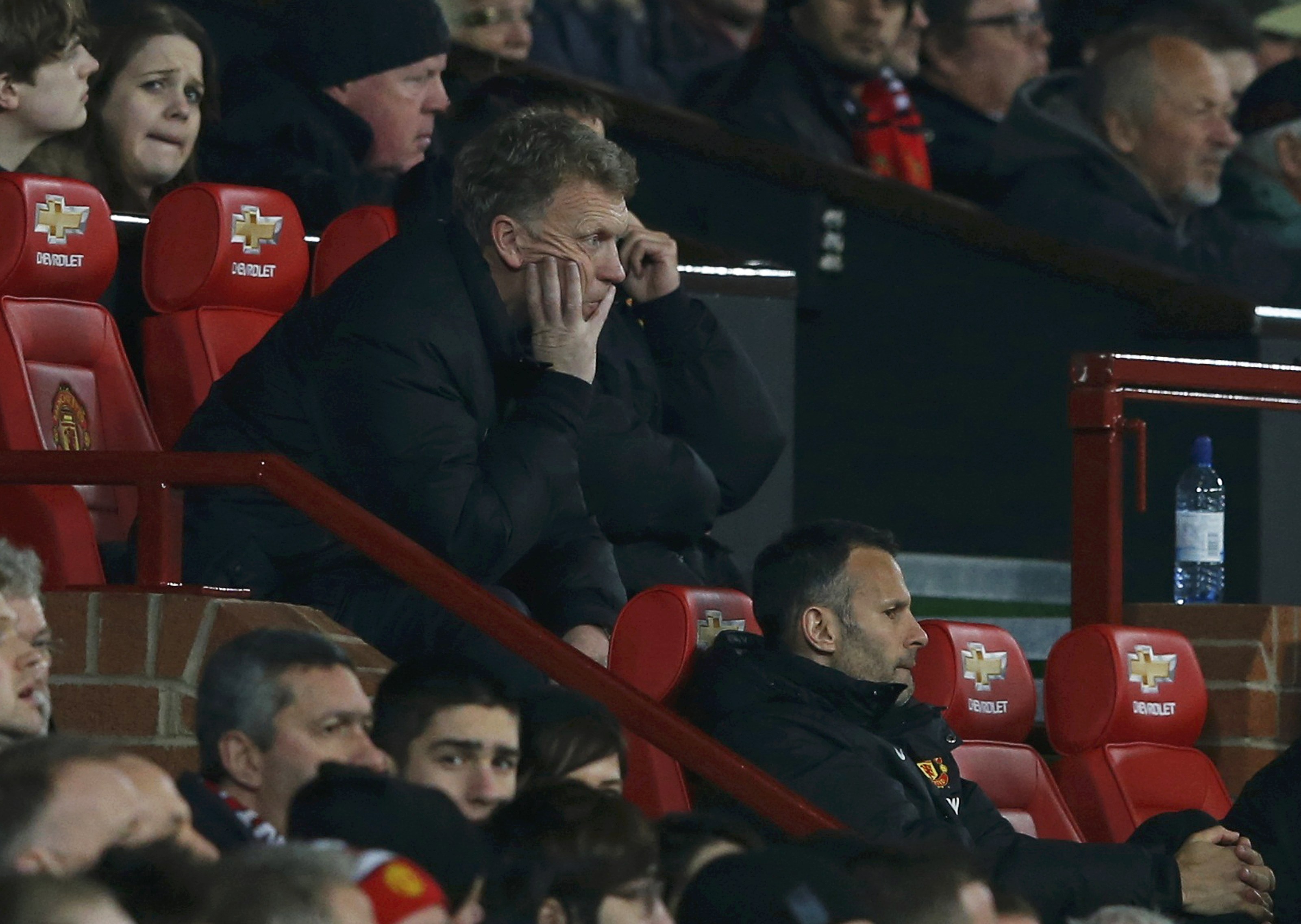 M.U xem xét sa thải HLV Moyes