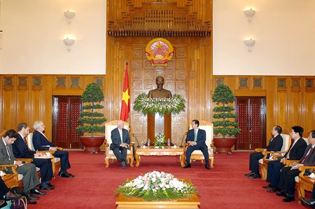 Thủ tướng Nguyễn Tấn Dũng khẳng định: Việt Nam coi trọng và mong muốn cùng với Mỹ tiếp tục nỗ lực phát triển sâu rộng hơn nữa quan hệ hợp tác giữa hai nước trên các lĩnh vực, vì lợi ích thiết thực và vì sự phát triển chung của cả Việt Nam và Mỹ. Ảnh: VGP/Nhật Bắc