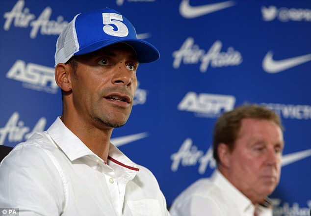 Rio Ferdinand: HLV Van Gaal buộc tôi phải rời M.U