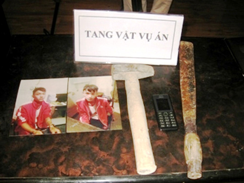 Vũ Văn T&uacute; v&agrave; hung khi l&agrave; tang vật trong vụ &aacute;n mạng kinh ho&agrave;ng, s&aacute;t hại d&atilde; man b&eacute; trai 9 tuổi