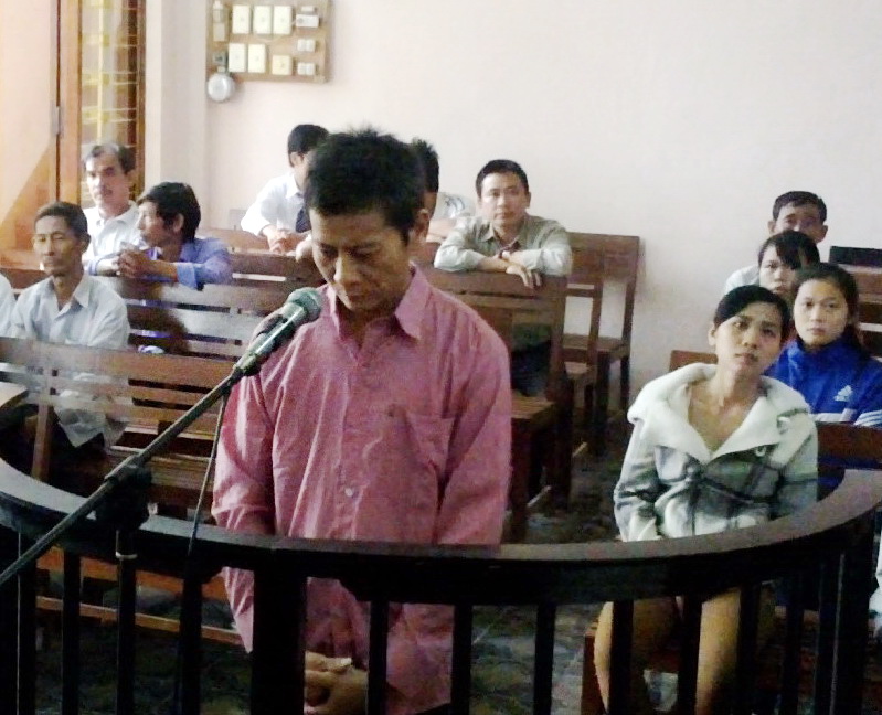 Chém lún sọ hàng xóm vì nghi chặt chuối trộm
