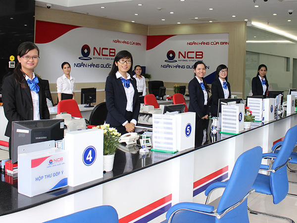 Giám đốc chi nhánh ngân hàng Quốc Dân bị cách chức