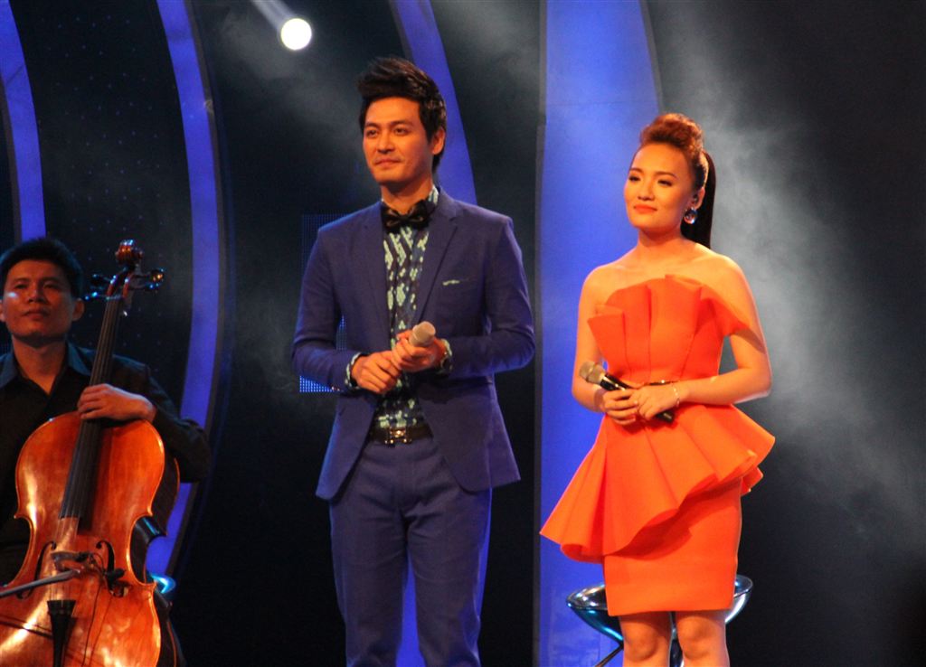 Đêm gala đầu tiên Vietnam Idol: Thiếu lửa!