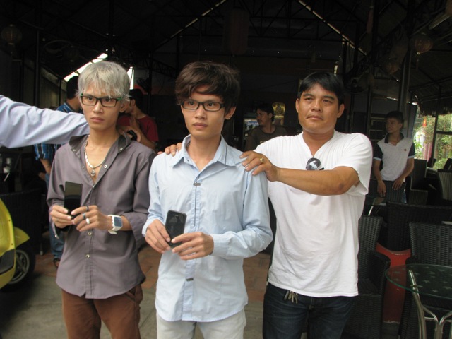 Cặp song sinh bị và hiệp sĩ Hải