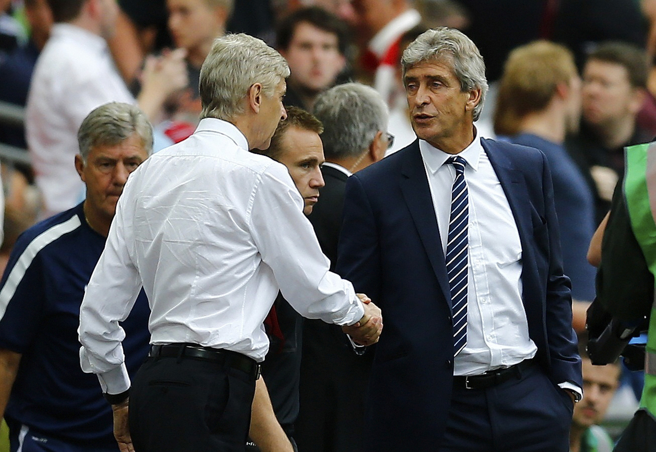 HLV Wenger có màn trả thù ngọt ngào trước ông Pellegrini