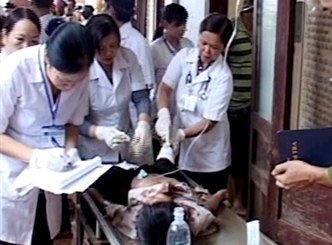 Nghịch đầu đạn, thiếu niên 13 tuổi đứt lìa bàn tay