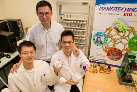Những nh&agrave; khoa học ph&aacute;t triển thế hệ pin Lithium mới tại NTU. Ảnh NTU.
