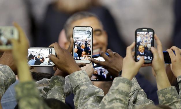 Tổng thống Mỹ Obama tại căn cứ Yongsan (H&agrave;n Quốc) s&aacute;ng 26-4. Ảnh: Reuters