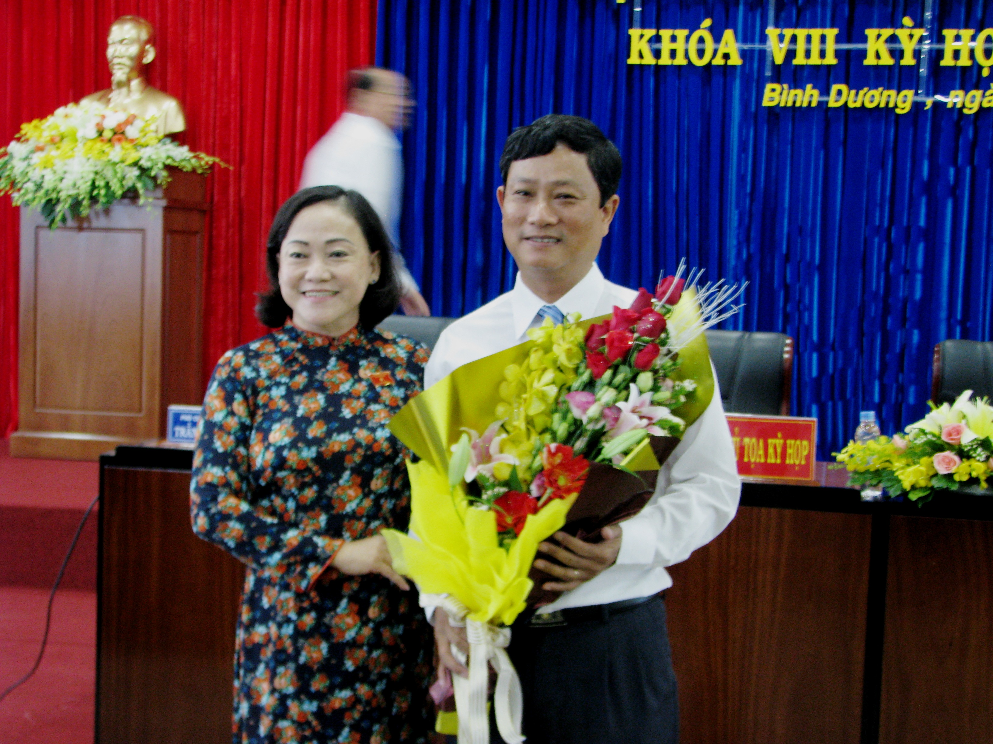 &Ocirc;ng Minh trưởng th&agrave;nh từ phong tr&agrave;o Đo&agrave;n, được đ&aacute;nh gi&aacute; l&agrave; c&aacute;n bộ th&acirc;n thiện, năng động