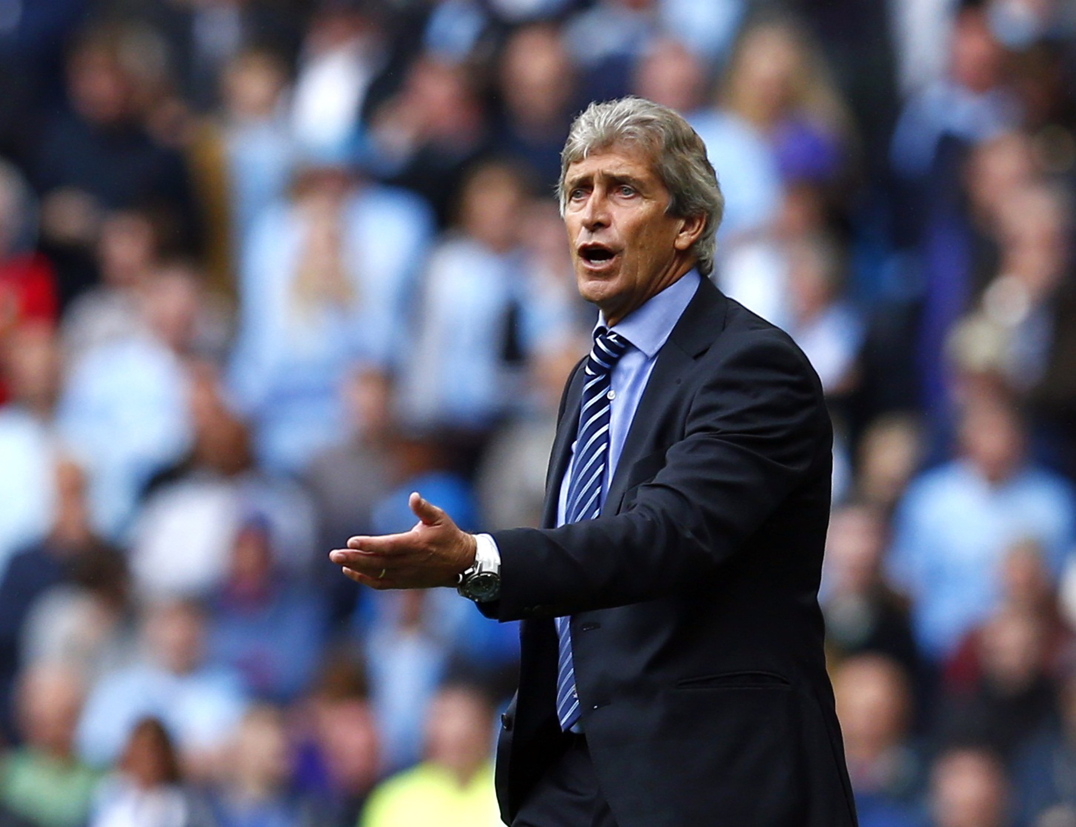 HLV Pellegrini: Man City bị “cướp” một quả phạt đền