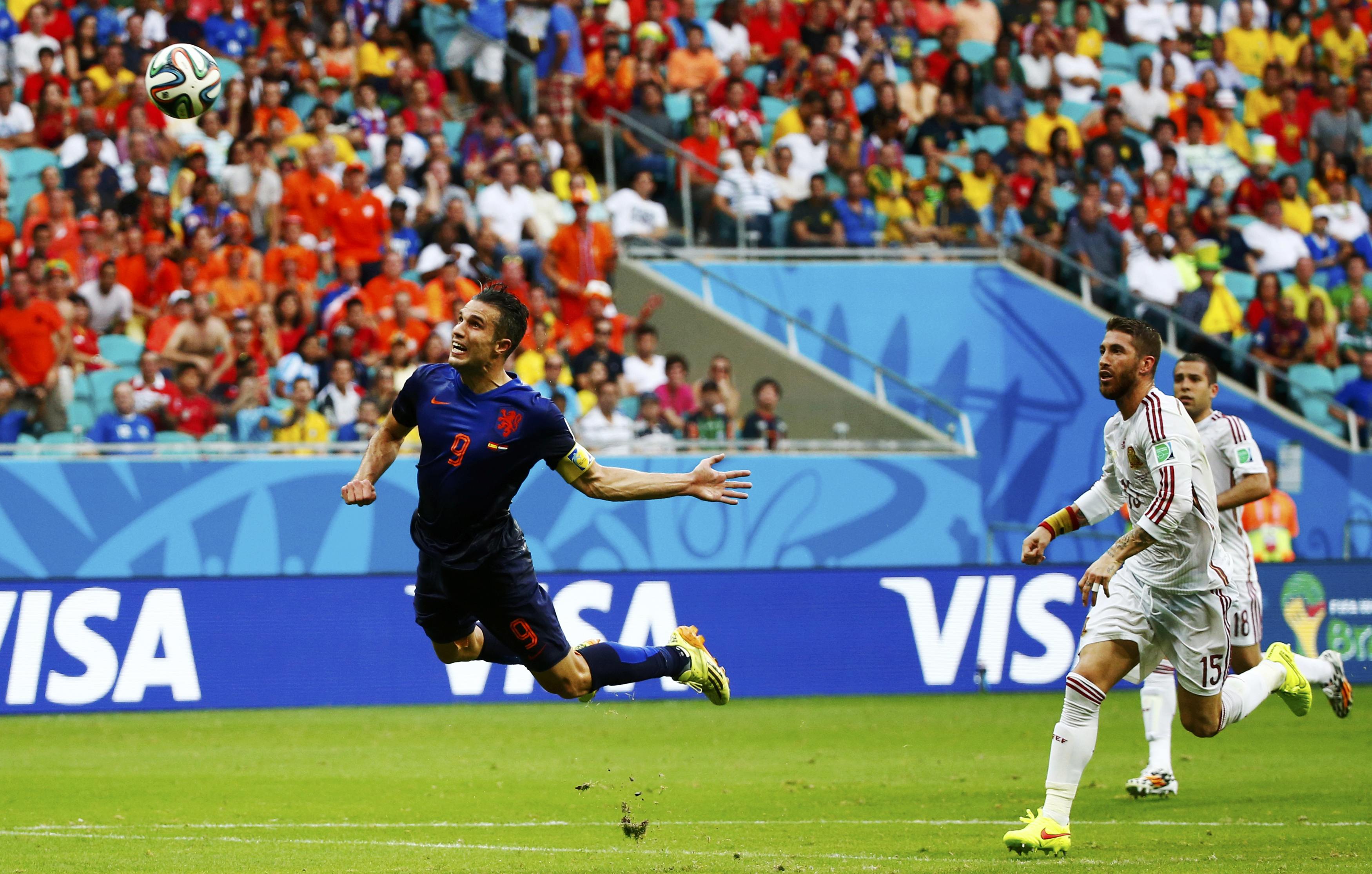 Van Persie – người Hà Lan bay!