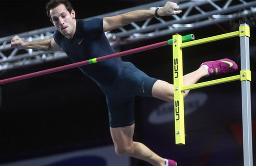 Renaud Lavillenie phá kỷ lục nhảy sào 21 năm của Sergei Bubka