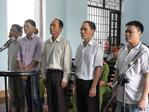 Xét xử vụ "ăn chặn" kỳ nam: Thừa nhận có ăn chia