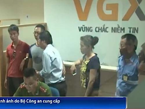 Khám xét trụ sở Công ty CP Đầu tư VGX. (Ảnh do Bộ Công an cung cấp)