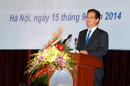 Thủ tướng Nguyễn Tấn Dũng ph&aacute;t biểu tại lễ khai giảng năm học mới của ĐH Quốc gia H&agrave; Nội