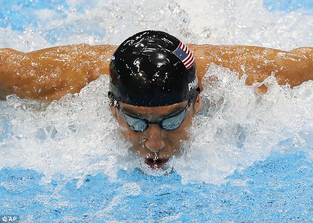 Huyền thoại Michael Phelps trở lại đường đua