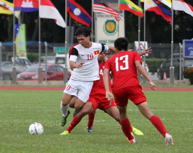 C&ocirc;ng Phượng như thường lệ vẫn chơi năng nổ tr&ecirc;n h&agrave;ng c&ocirc;ng U19 Việt Nam