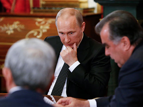 Tổng thống Nga Vladimir Putin h&ocirc;m 7-5 k&ecirc;u gọi c&aacute;c nh&oacute;m ly khai ở miền đ&ocirc;ng Ukraine ngưng tiến h&agrave;nh trưng cầu d&acirc;n &yacute;. Ảnh: Reuters