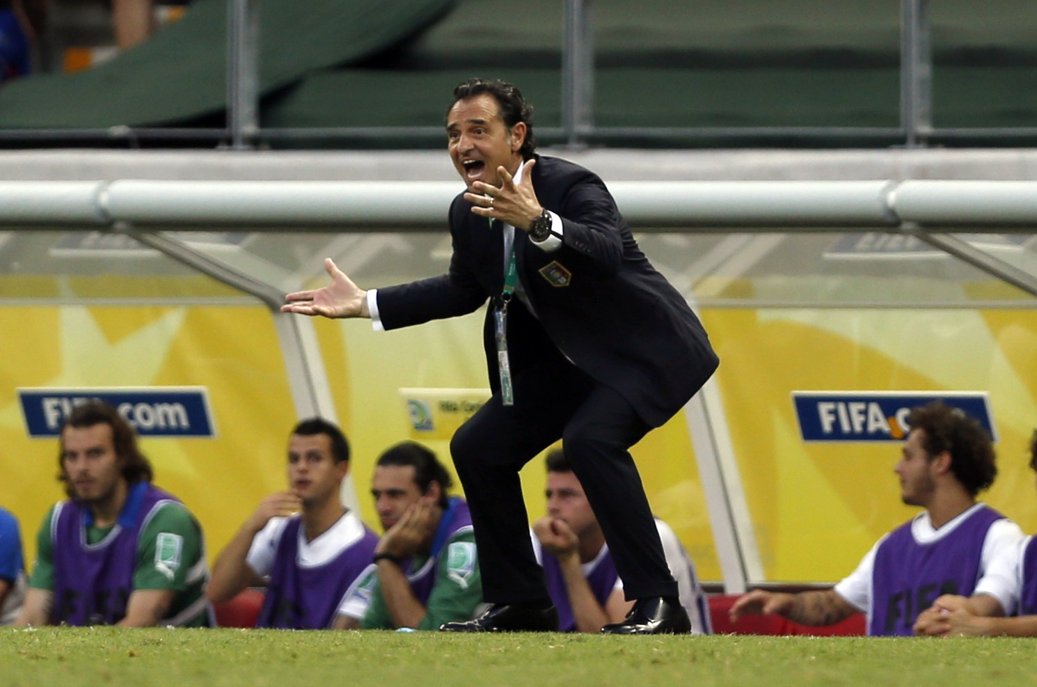 HLV Prandelli nổi tiếng nghi&ecirc;m khắc