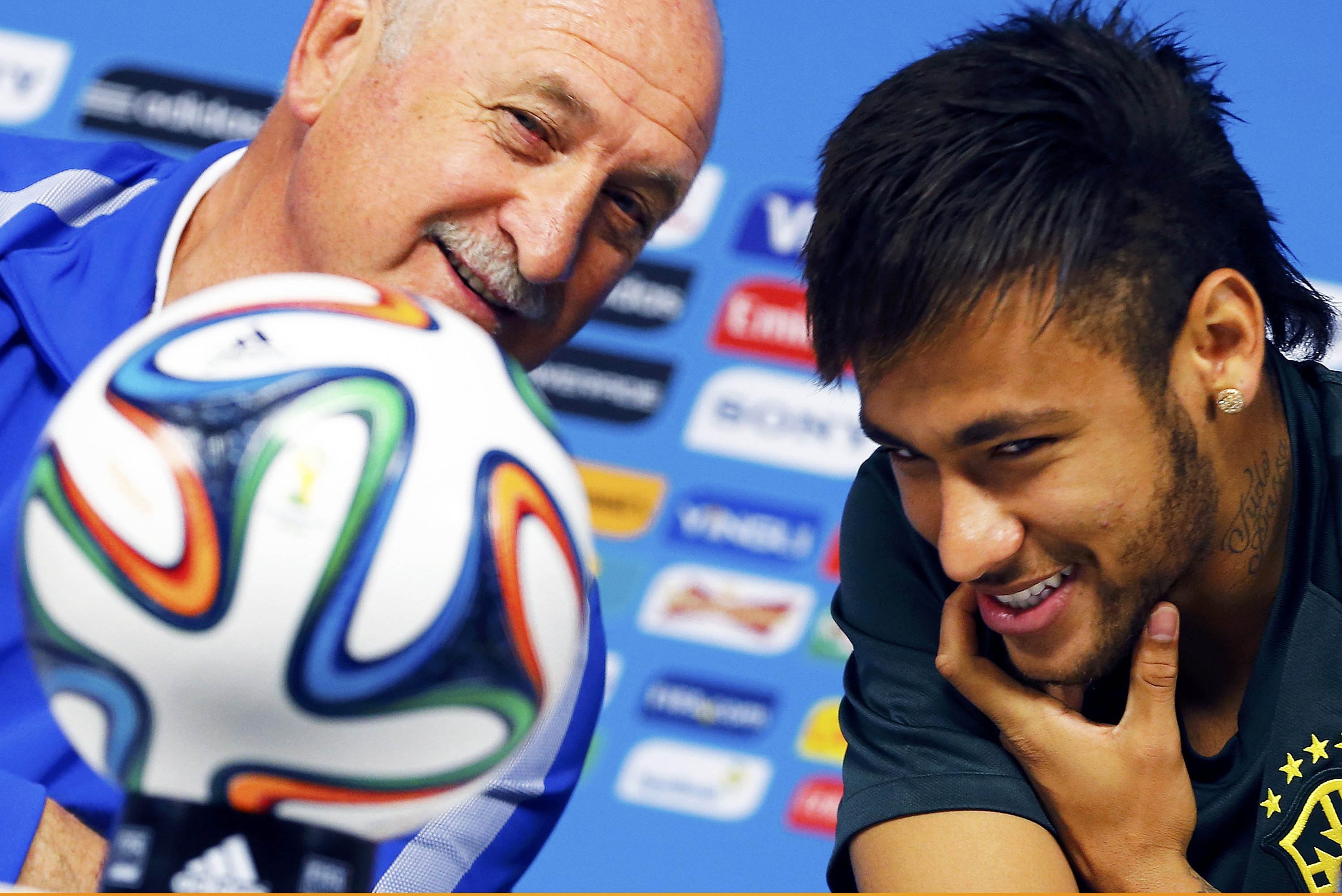 HLV Scolari và Neymar tự tin trước trận mở màn World Cup