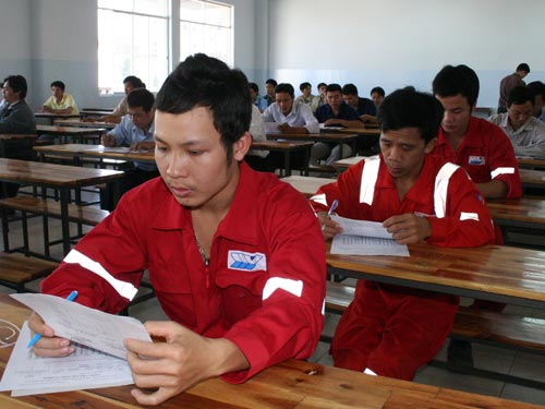 Hỗ trợ CNVC-LĐ nâng cao trình độ