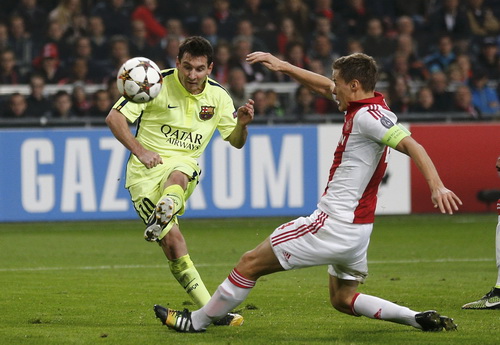 Messi qua mặt Ronaldo, chạm kỷ lục ghi bàn Champions League