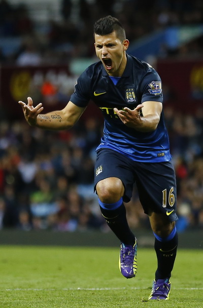 Aguero ấn định chiến thắng 2-0 cho Man City ở cuối trận