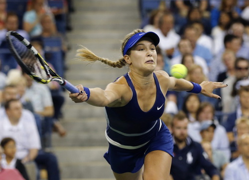 Eugenie Bouchard gi&agrave;nh chiến thắng kh&oacute; khăn trước Strycova