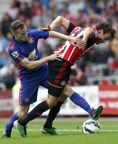 Man United chật vật đối phó lối chơi tấn công nguy hiểm của Sunderland