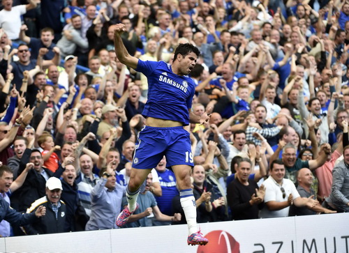 Diego Costa bay cao tr&ecirc;n s&acirc;n nh&agrave; sau pha lập c&ocirc;ng mở tỉ số