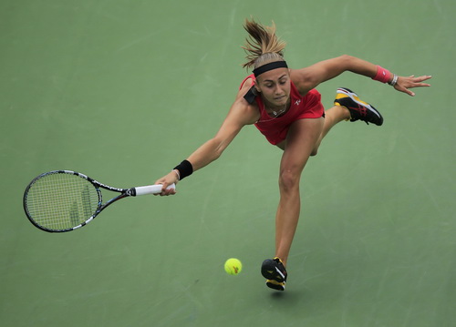 Aleksandra Krunic tạo bất ngờ với việc đ&aacute;nh bại Petra Kvitova
