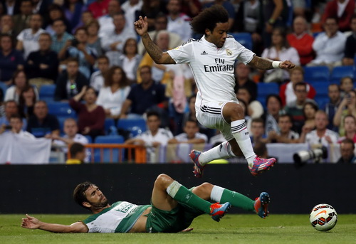 Marcelo tham gia v&agrave;o hai b&agrave;n thắng của Ronaldo